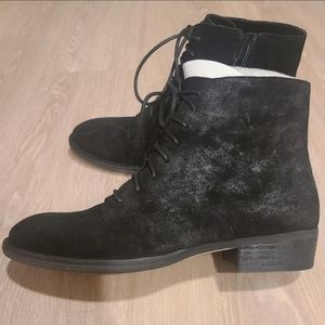 VANELi New suede boots